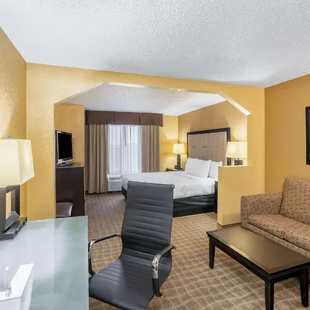 La Quinta By Wyndham Hot Springs-2