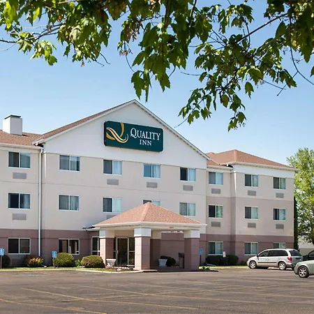 Quality Inn Brooklyn Center-3