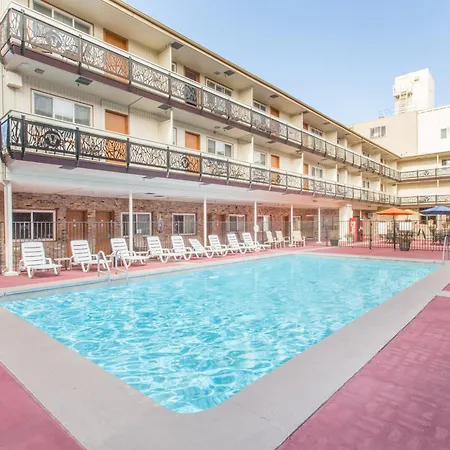 Ramada By Wyndham Elko Hotel At Stockmen'S Casino-2