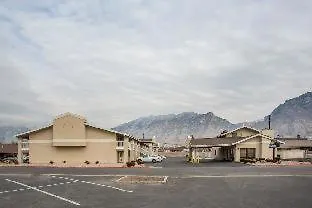 Royal Inn Provo-3