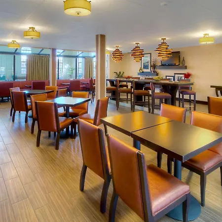 Hampton Inn Russellville-3