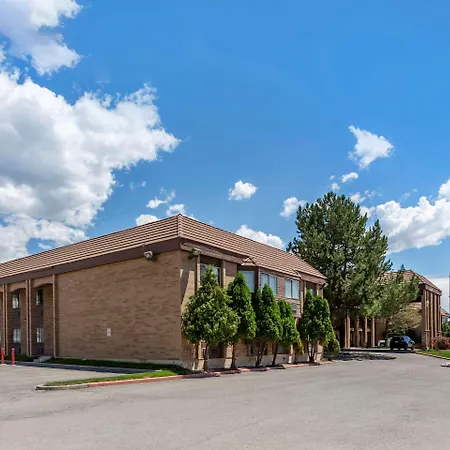 Econo Lodge Inn & Suites Sandy-3
