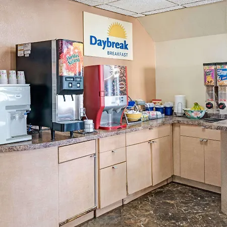 Days Inn By Wyndham Branford New Haven Conference Center-2