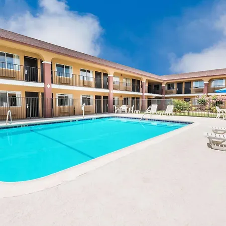 Super 8 By Wyndham Midwest City Ok-2