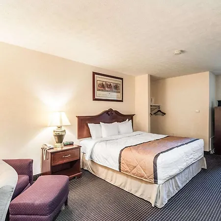 Rodeway Inn & Suites Charles Town-3
