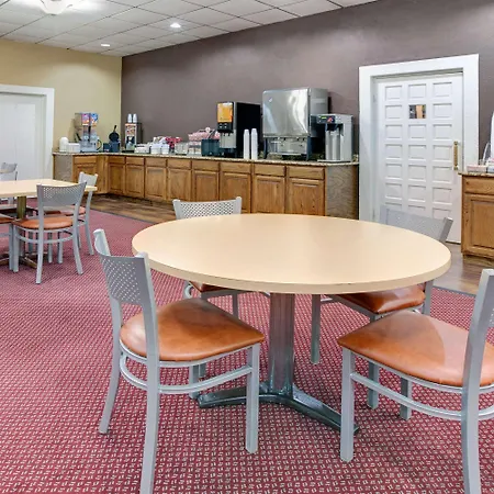 Super 8 By Wyndham Norman-2