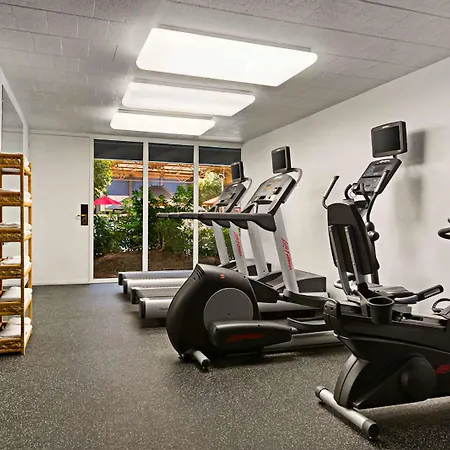 Ramada By Wyndham Clarion-2
