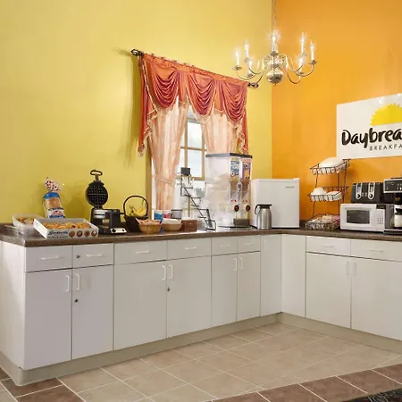 Days Inn By Wyndham Ottawa-3