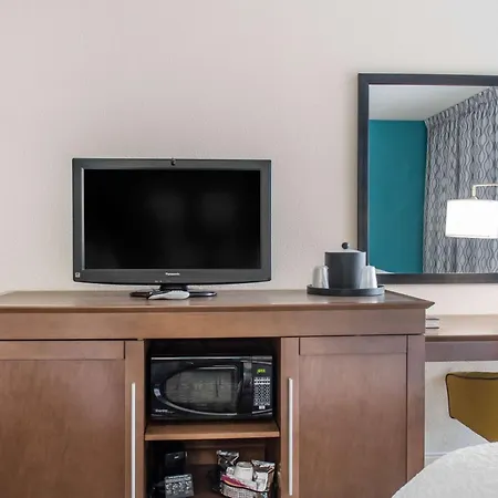 Hampton Inn Douglas-3