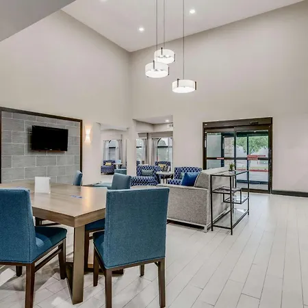 Clarion Pointe-3