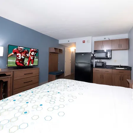 Red Roof Inn & Suites Wilmington - New Castle-2