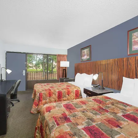 Days Inn By Wyndham Benton-3