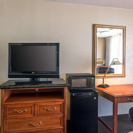 Quality Inn Shawnee I-40-2