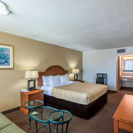 Quality Inn Shawnee I-40-3