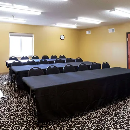 Quality Inn & Suites Watertown Near Prairie Lakes Ice Arena-3