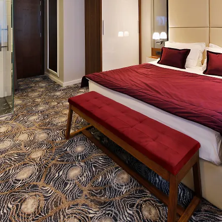Sky Hotel-2