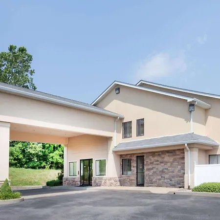 Ramada By Wyndham Tell City-3