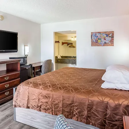Econo Lodge-3