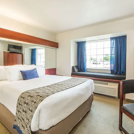 Microtel Inn And Suites By Wyndham Miami Ok-2