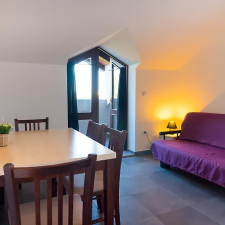 Aparthotel Plat-3