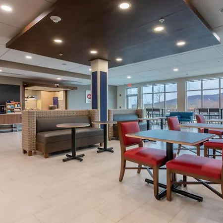 Holiday Inn Express & Suites - Marion By Ihg-2