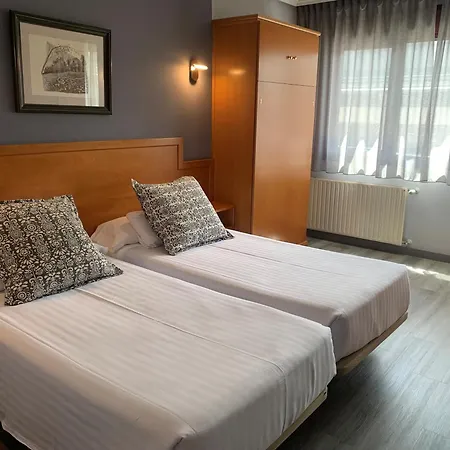Hotel Carbayon-3