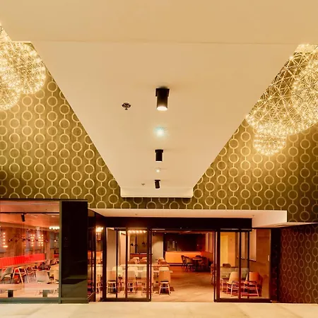 Up Hotel Budapest-3