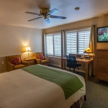 June Lake Motel-3