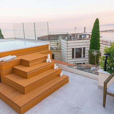 Naxi Suites-2