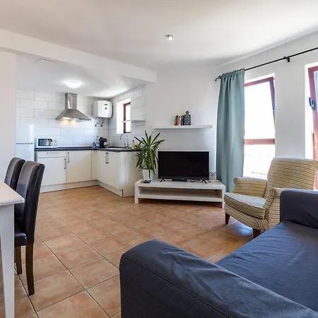 Uptown Urban Apartments (Adults Only)-2