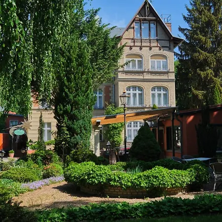 Anno 1900 Hotel Babelsberg-3