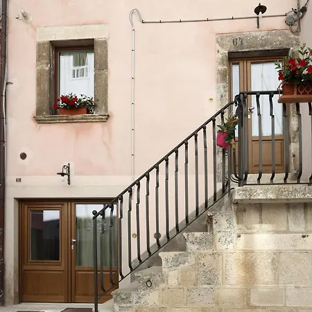 Le dimore nel borgo-2