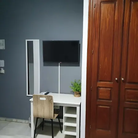 Hostal Puerta Carmona-3