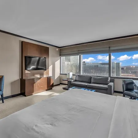 Vdara Studio Suite 011 Pool View Free Valet Parking-2