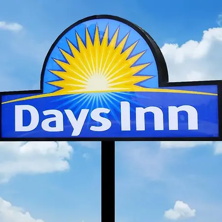 Oceanside Inn & Suites, A Days Inn By Wyndham-2