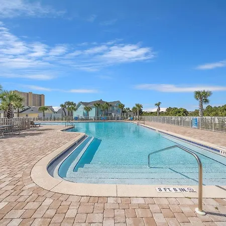 Travelodge By Wyndham Panama City Beach / Beachfront-2
