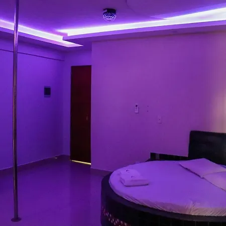 Motel Gold-3