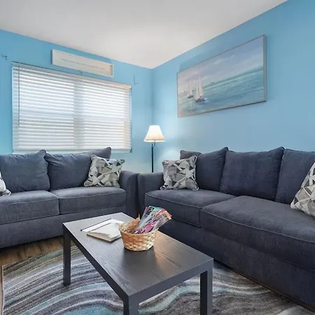 Beautiful Blue Ocean Condo-3