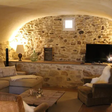Les Romarins B&B, 10 Min D'Uzes, Piscine Et Grand Jardin, Table D'Hote-3