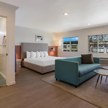 Signature Inn Oakland-2