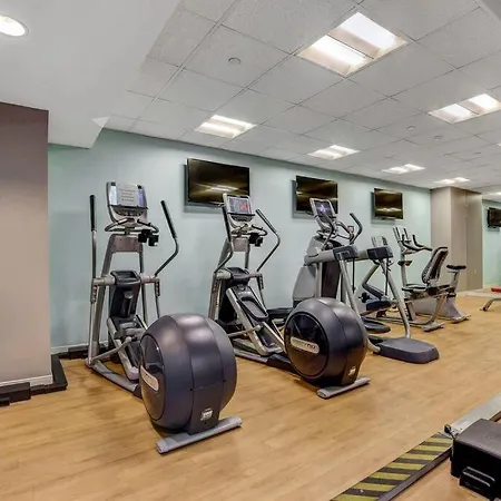 Ultimate Las Vegas Getaway One Bedroom Suite With Balcony, Kitchen, Gym, Pool & Free Parking-3
