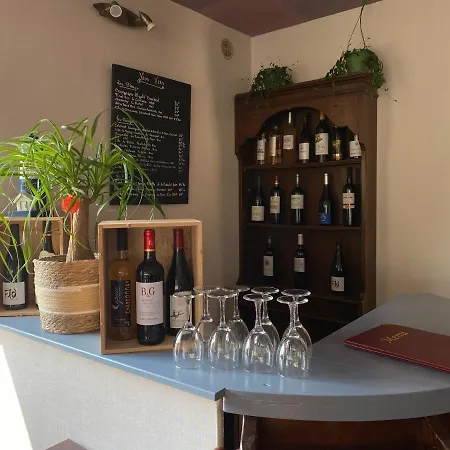 Logis Hotel Restaurant Le Phare-2