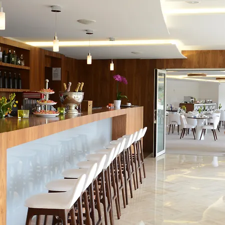 Hotel Restaurant La Vague de Saint Paul&Spa-3