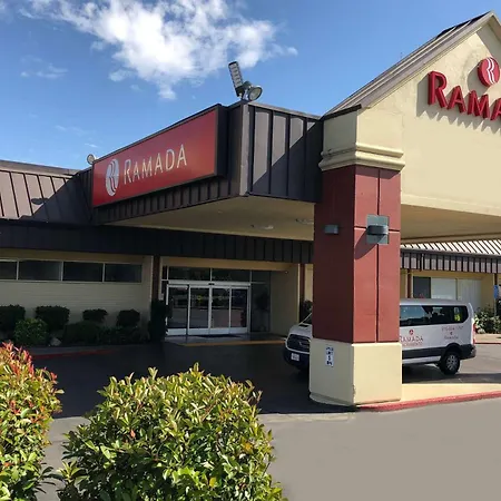 Ramada By Wyndham Sacramento-3