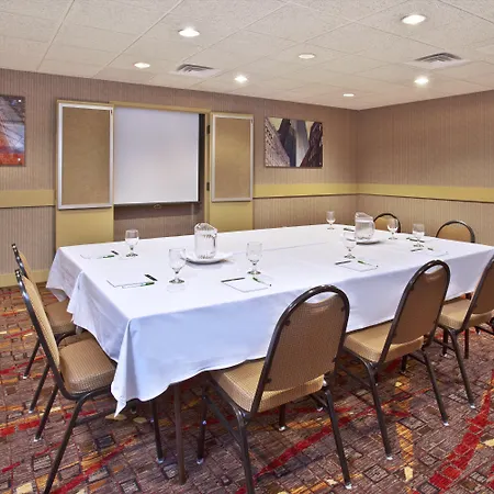 Holiday Inn - Manitowoc-2