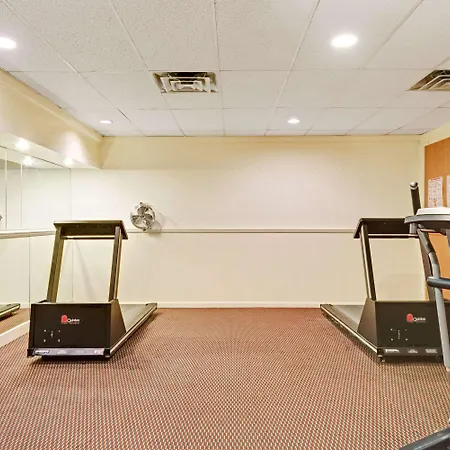Ramada By Wyndham Kittery-3