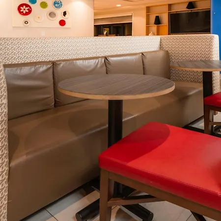 Holiday Inn Express Rochelle By Ihg-3