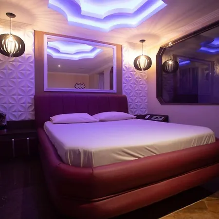 Hotel Show Adult Only-2