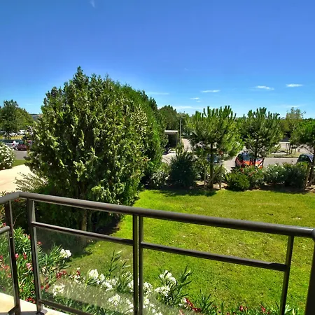 KOSY Appart'Hôtels - Campus Del Sol Esplanade-3