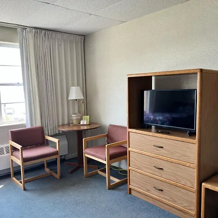 Shoreline Inn-3